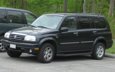 Suzuki XL7 thế hệ thứ nhất, ra đời vào năm 1998